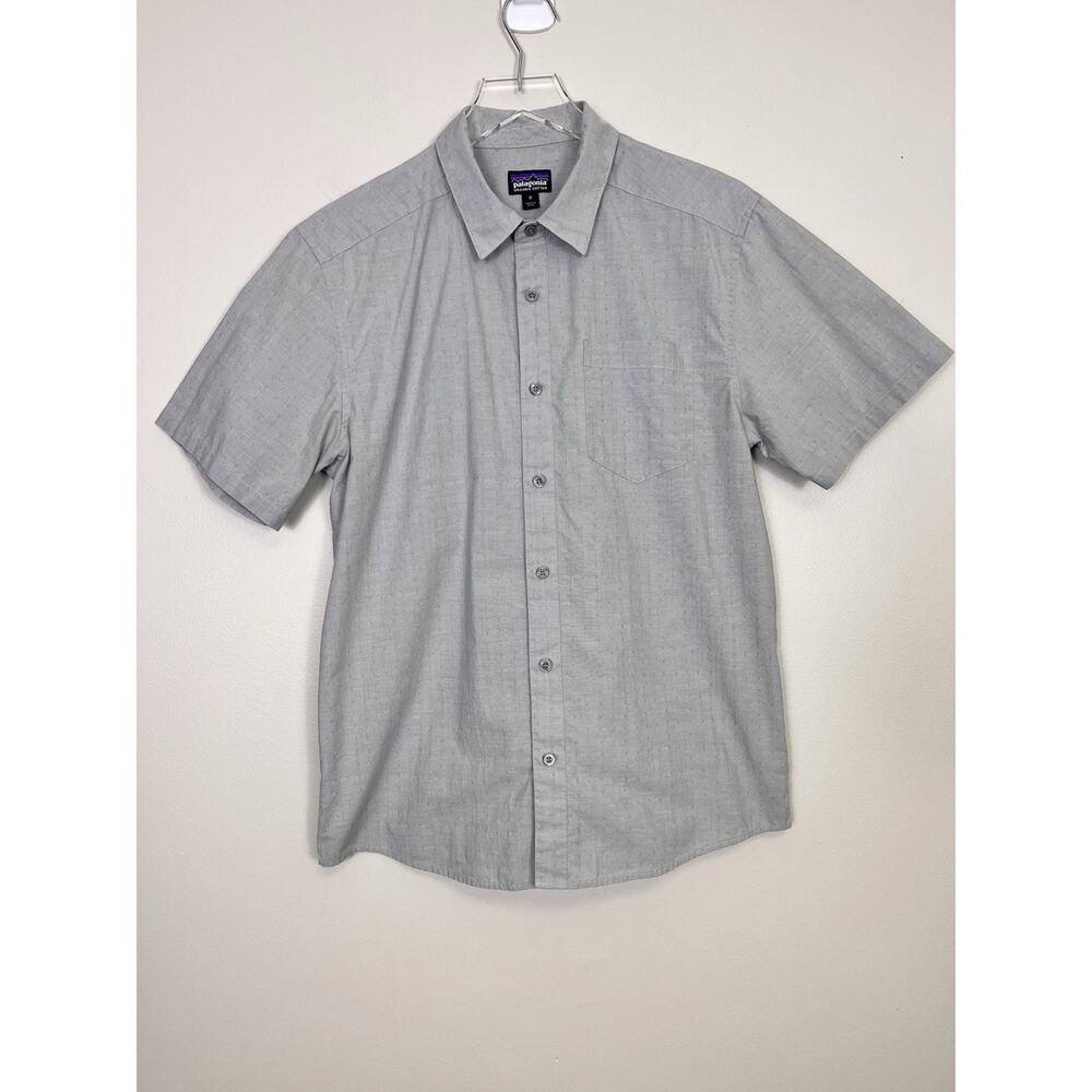 Patagonia Organic Cotton Gray Button Up Short Sleeve Shirt Textured Size Medium